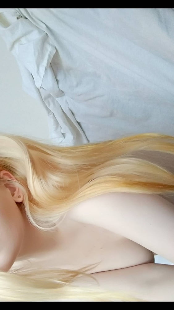 Pale blondie #104434391