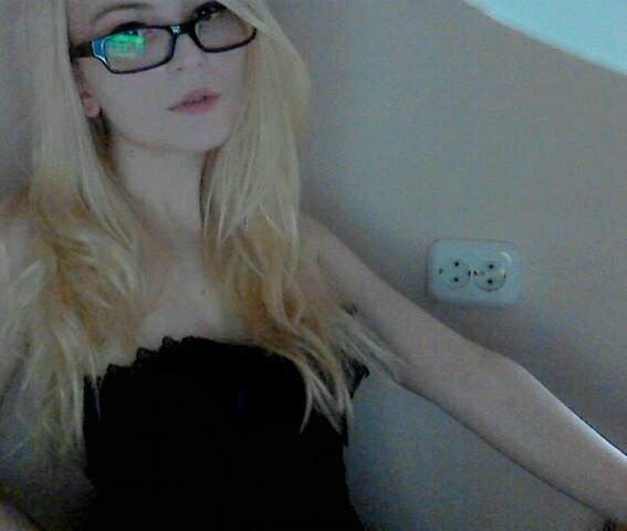 Pale blondie #104434841