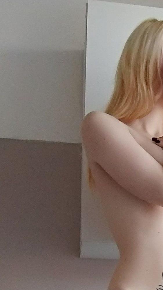 Pale blondie #104435252