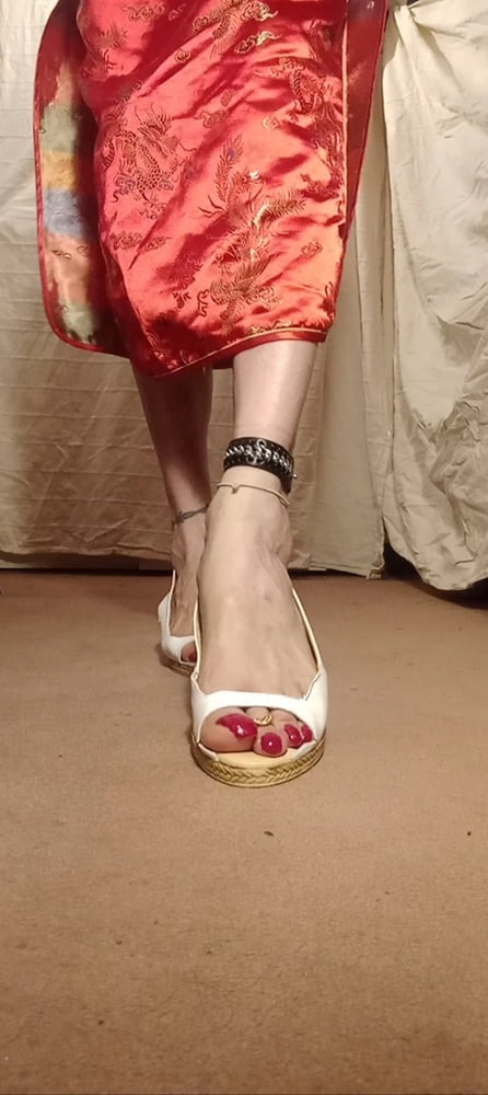 Asian ts sexy pies en sandalias, mulas, altos infiernos .
 #106829820