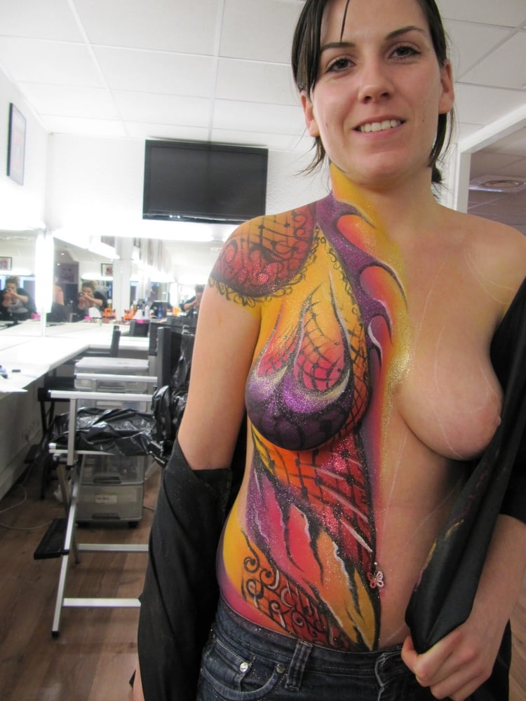 露出した妻たち7
 #93106575