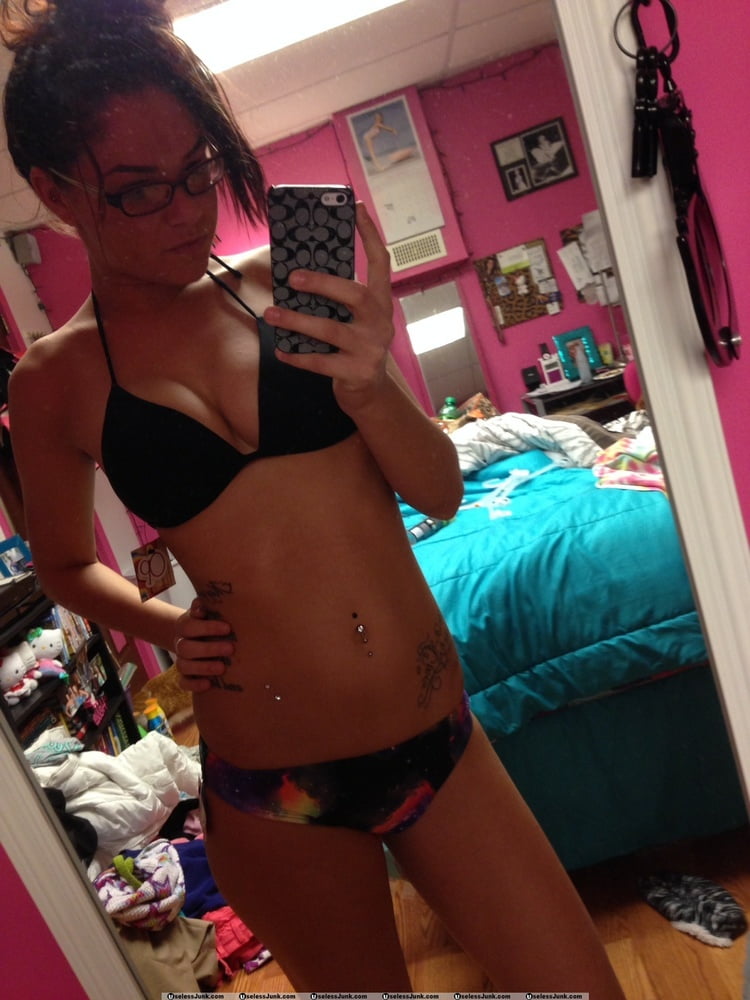 露出した妻たち7
 #93106621