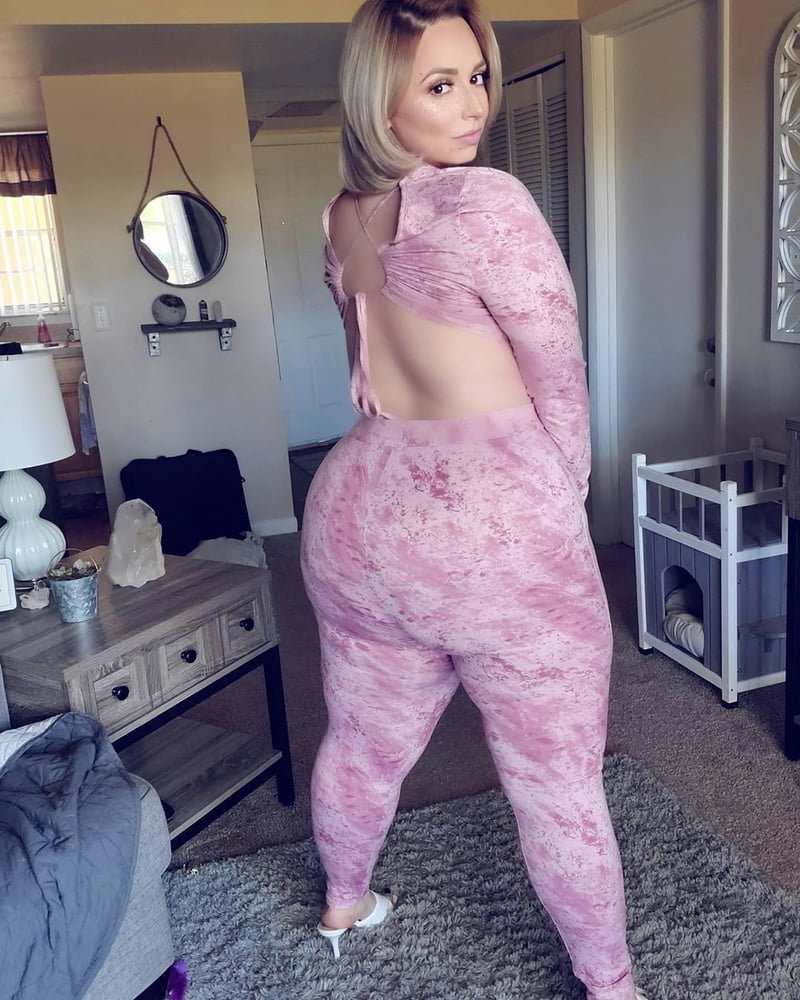 Busty curvy pawg donne mix
 #100402822