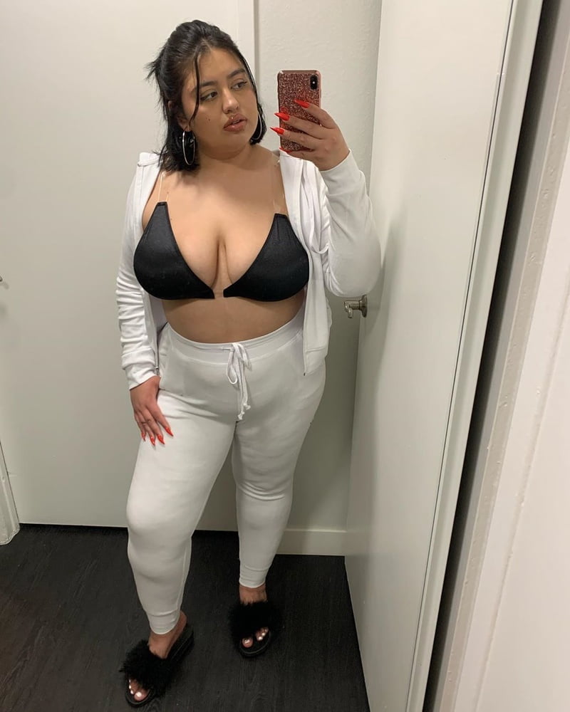 Busty curvy pawg donne mix
 #100402922