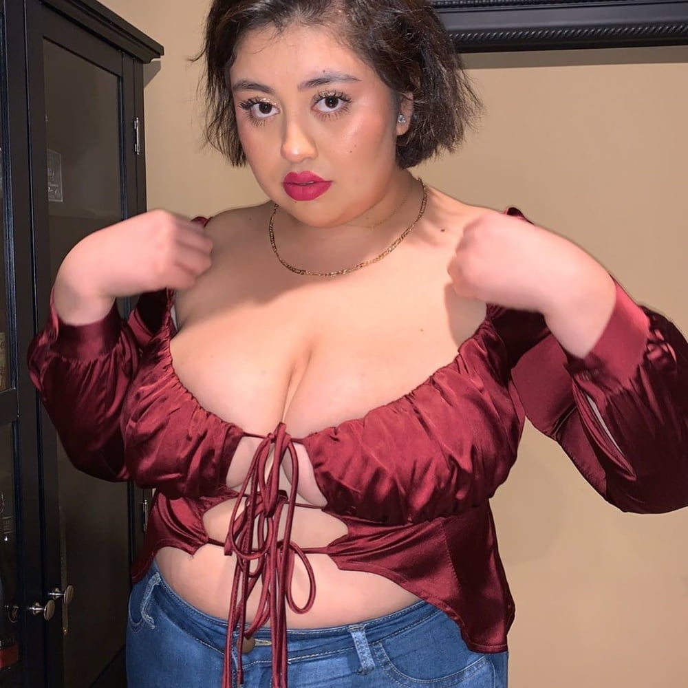 Busty curvy pawg donne mix
 #100402957