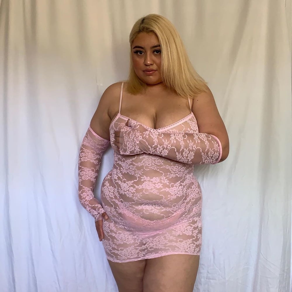 Busty curvy pawg donne mix
 #100403022