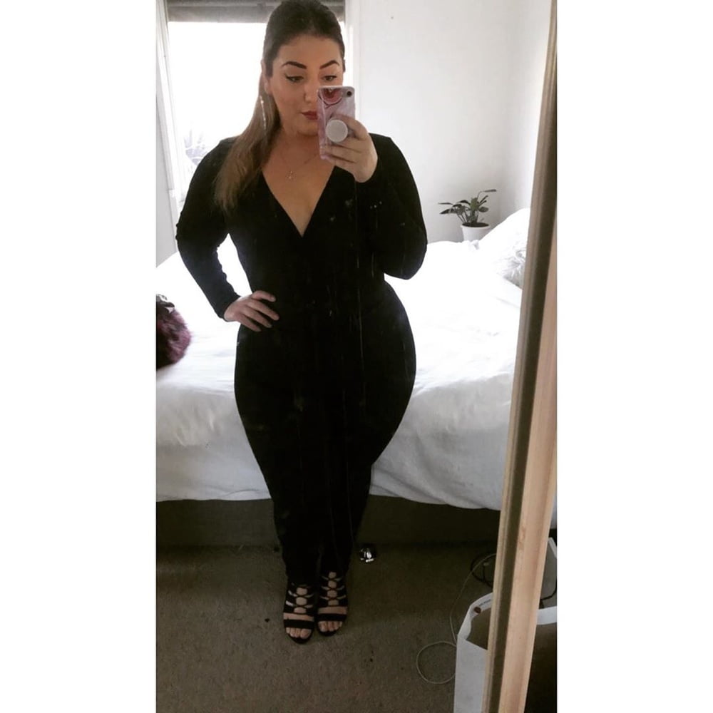 Busty curvy pawg donne mix
 #100403156