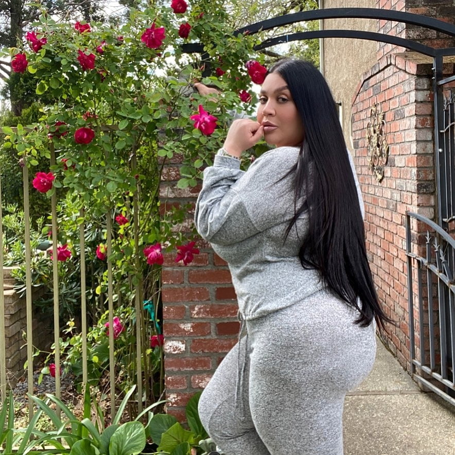 BUSTY CURVY PAWG WOMEN MIX #100403261