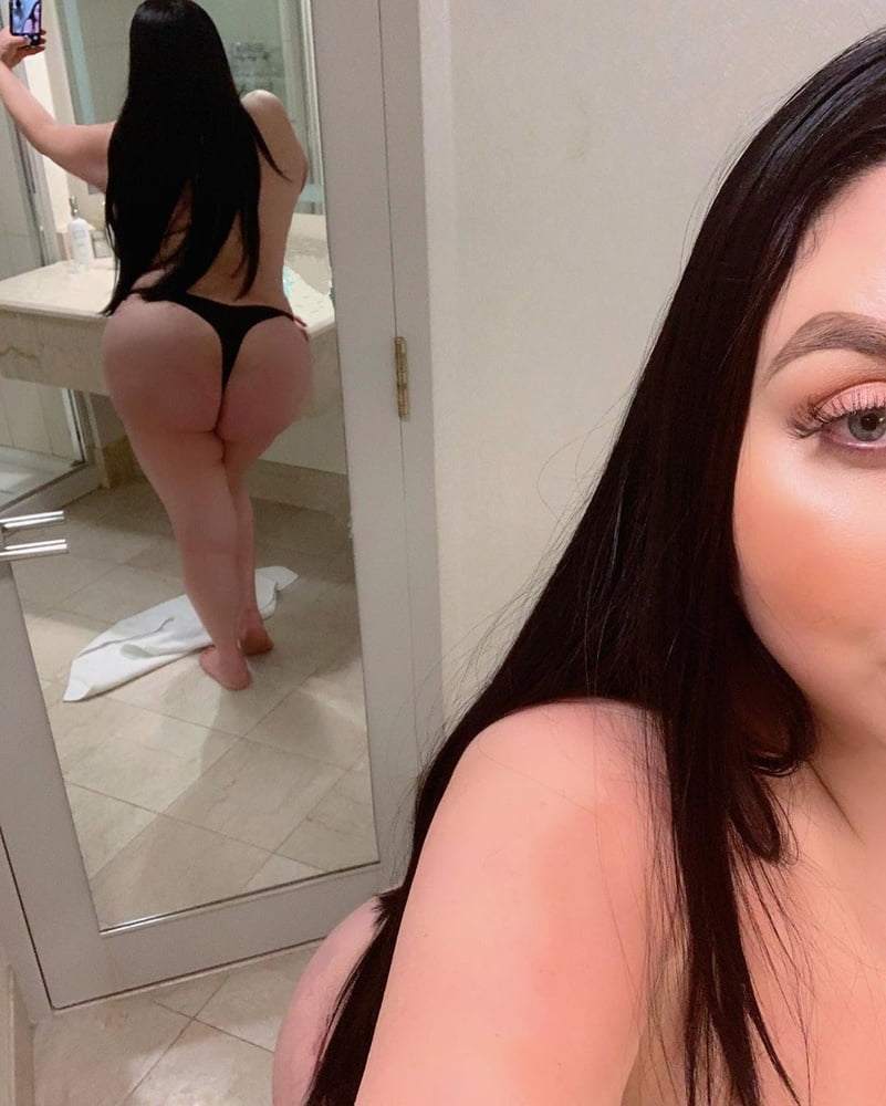 Busty curvy pawg donne mix
 #100403476