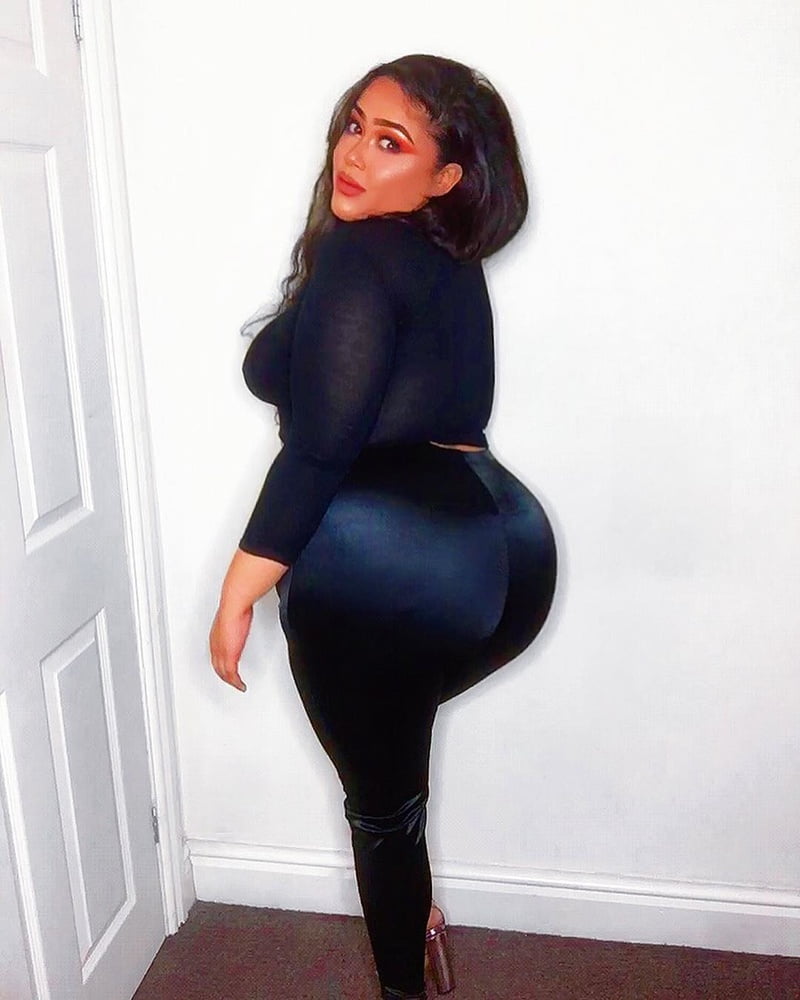 Busty curvy pawg donne mix
 #100403546