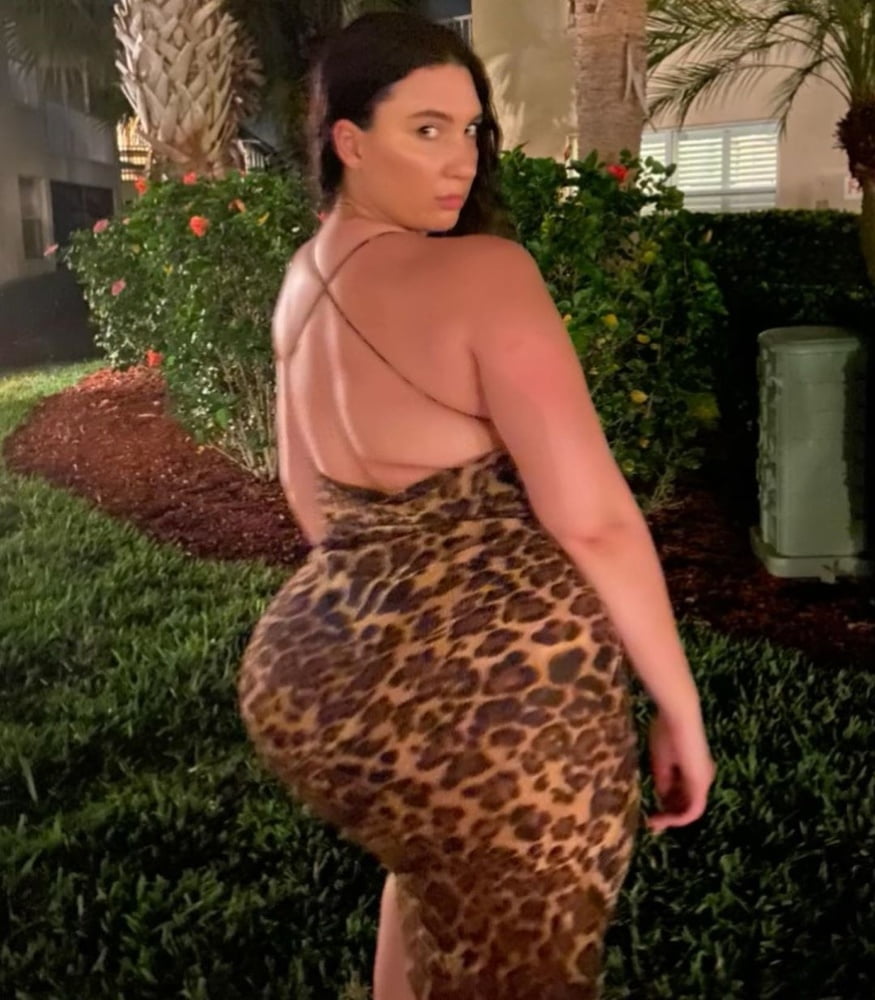 Busty curvy pawg donne mix
 #100403841