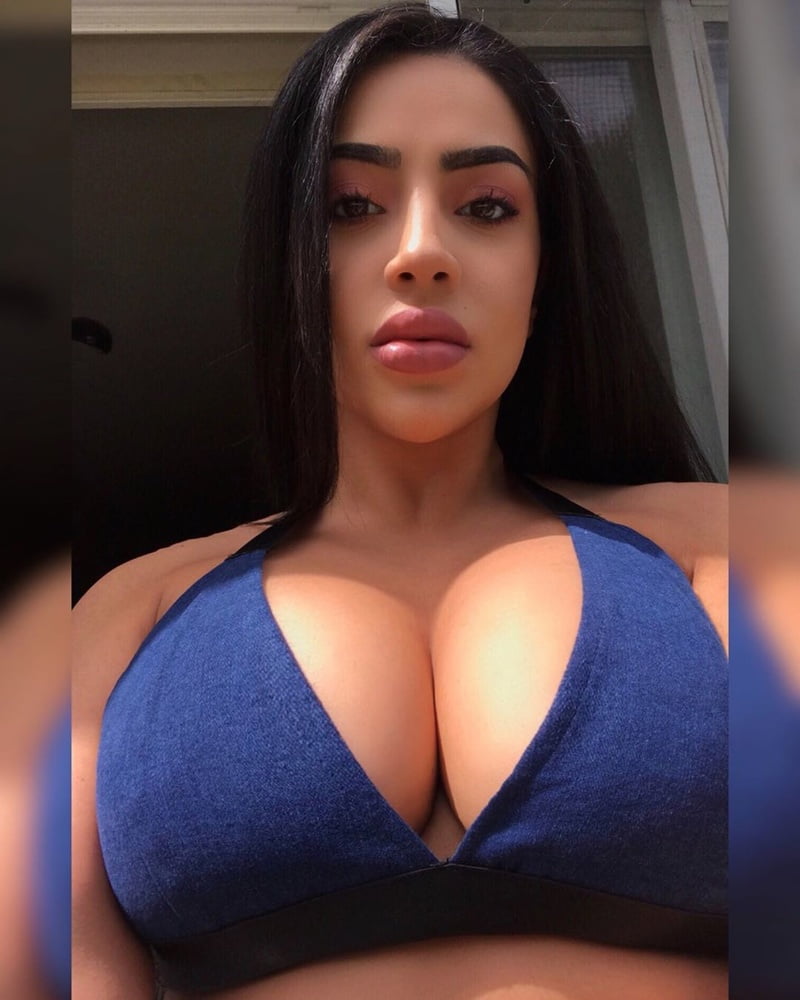 Busty curvy pawg donne mix
 #100404119