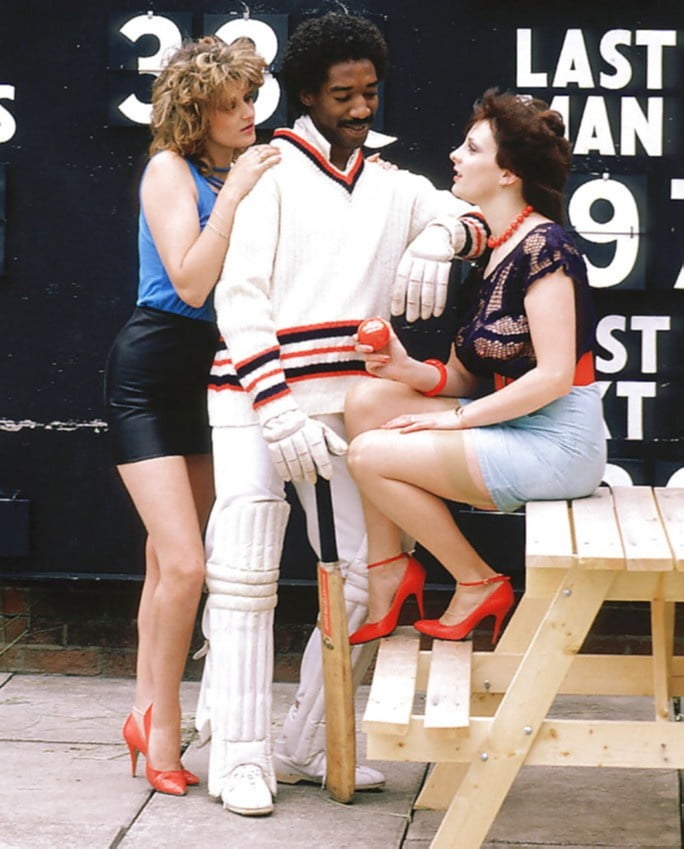 Donna berkeley et jenny hall - baise de cricket
 #101759929