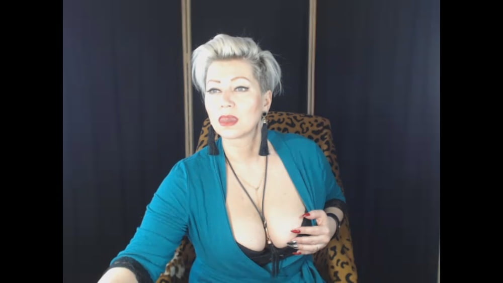 Horny MILF AimeeParadise is a Queen of mature webcam sluts! #106574034