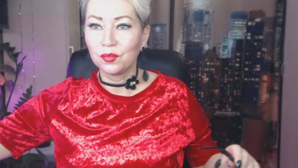 Horny MILF AimeeParadise is a Queen of mature webcam sluts! #106574208
