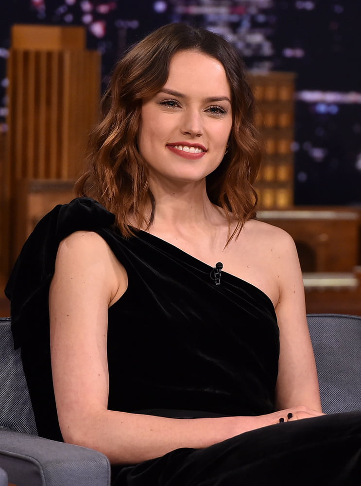 Daisy ridley gimmie! gimmie!
 #90125336