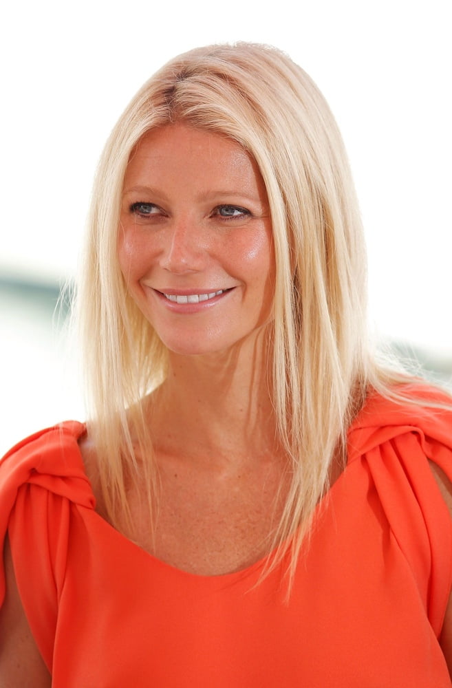 Sexy gwyneth - 2011
 #98790075