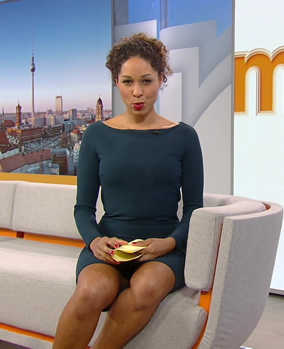 ドイツのテレビ番組の乳首、ジャナ・パレイグス
 #90896952