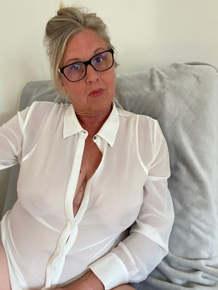 Sexy comme une salope de milf en chair et en os.
 #98167999