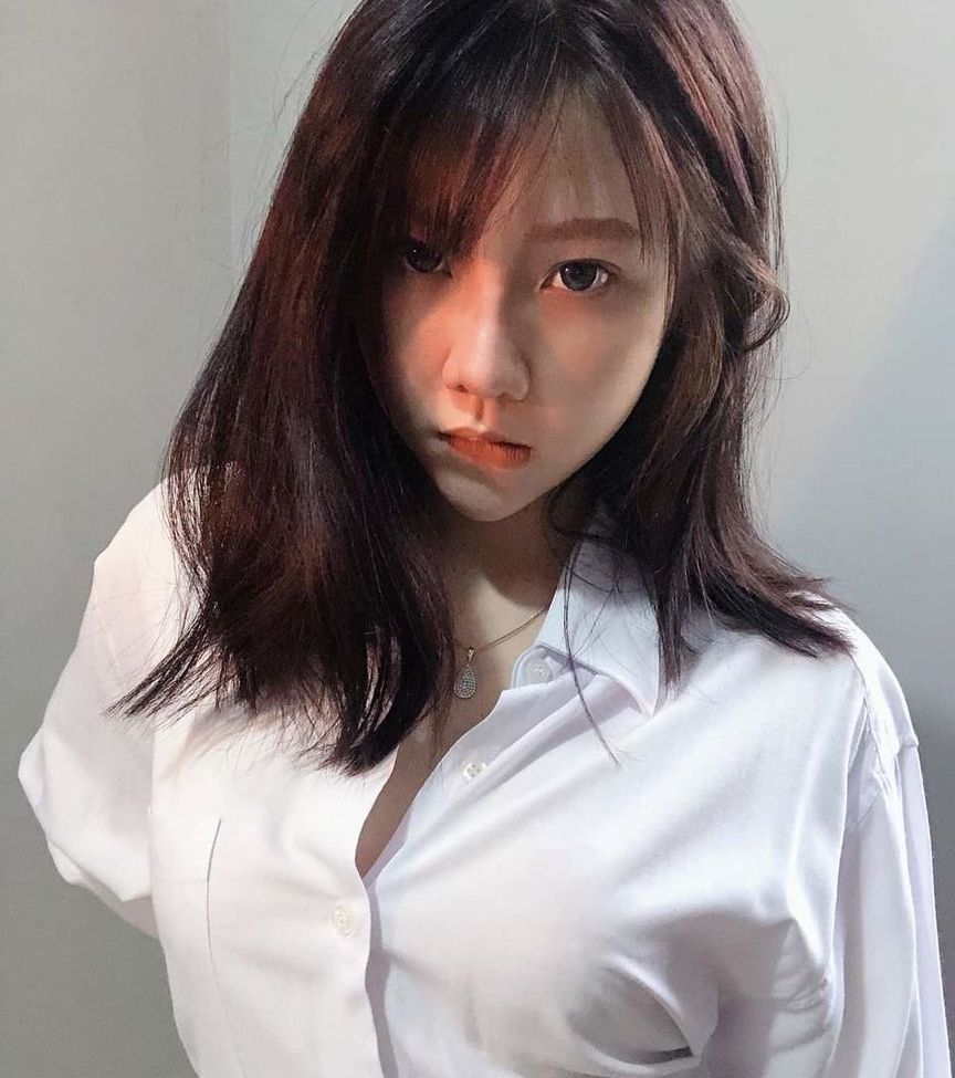 Jenadammaya desnuda #107868969