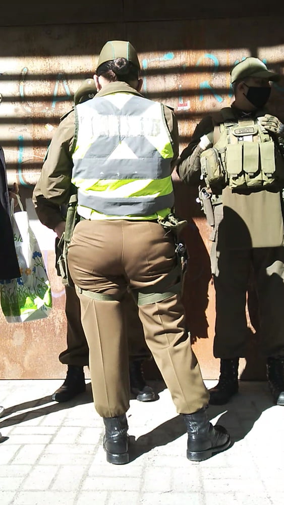 チリの女性警察官の大きなお尻 - paca culona
 #87382116
