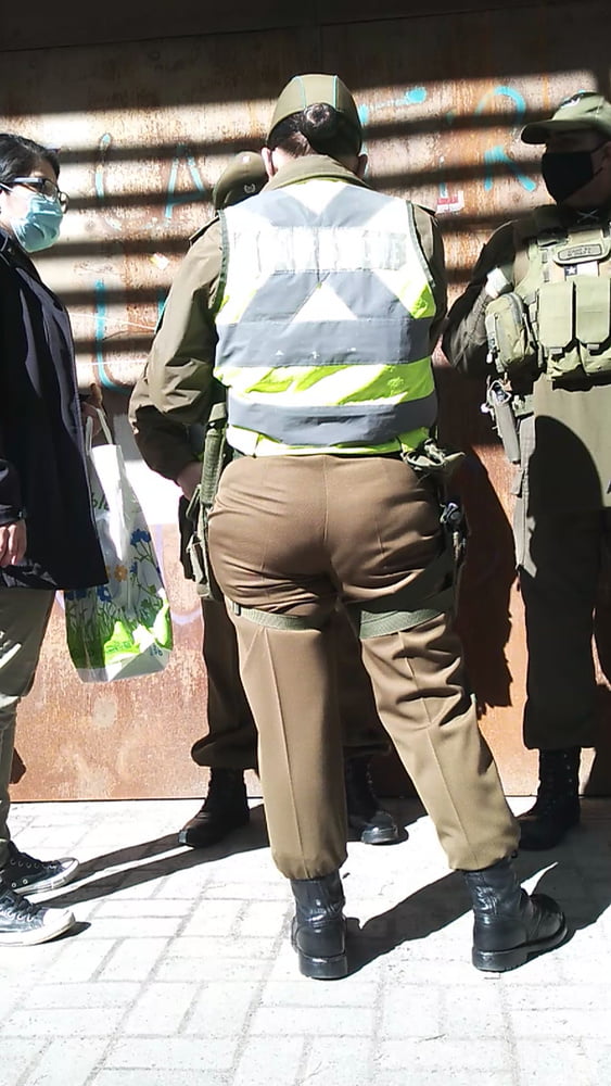 Chilenische Polizistin großer Arsch - paca culona
 #87382119