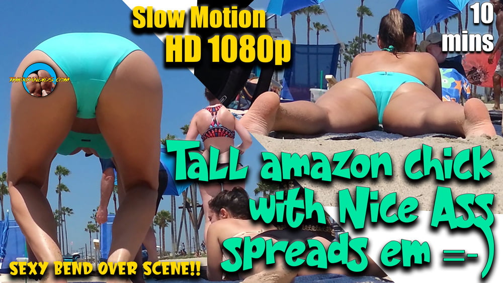 Groß amazon mieze mit schön arsch spreads em - bikini tanga
 #102234042