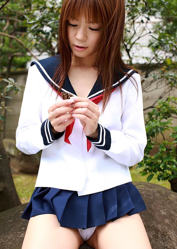 Japanisches Schulmädchen upskirt panty
 #88367572