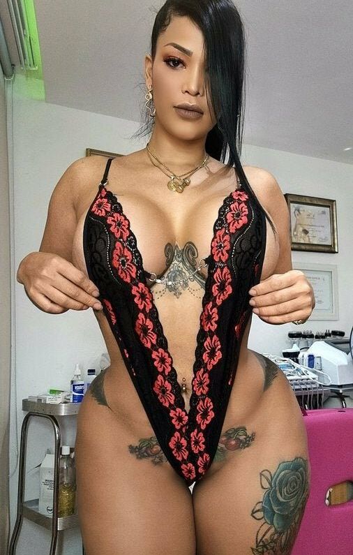 Andrea Colina desnuda #108245831