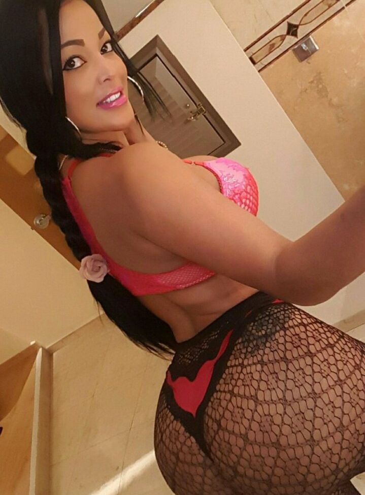 Andrea Colina desnuda #108245834