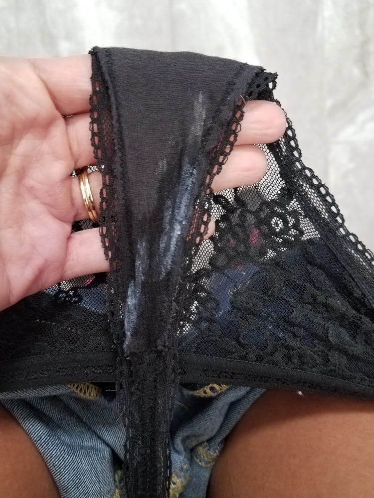 Super fit milf zeigt große schlampige Fotze falsche Titten & engen Arsch
 #89721259