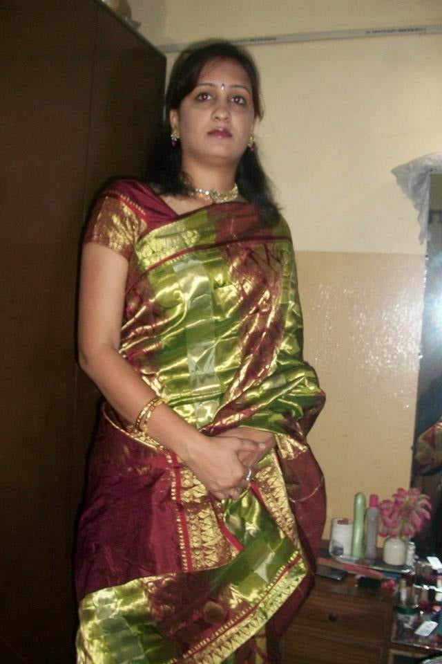 Pushpa bhabhi , gereifte indische desi Frau
 #87718770