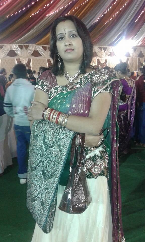 Pushpa bhabhi , 熟成したインドのデシ夫人
 #87718790