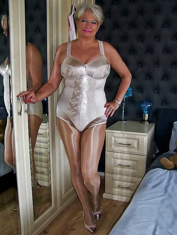 From MILF to GILF with Matures in between 286 #92184950