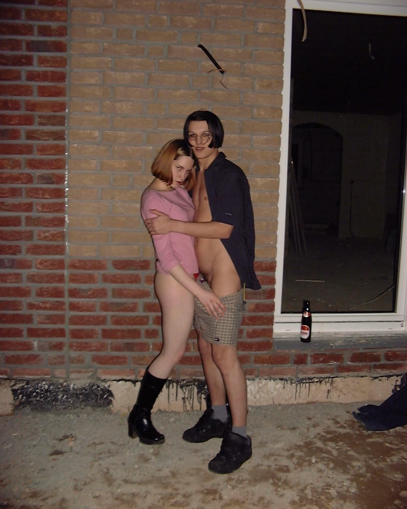 Novia compartida con amigos
 #102636624