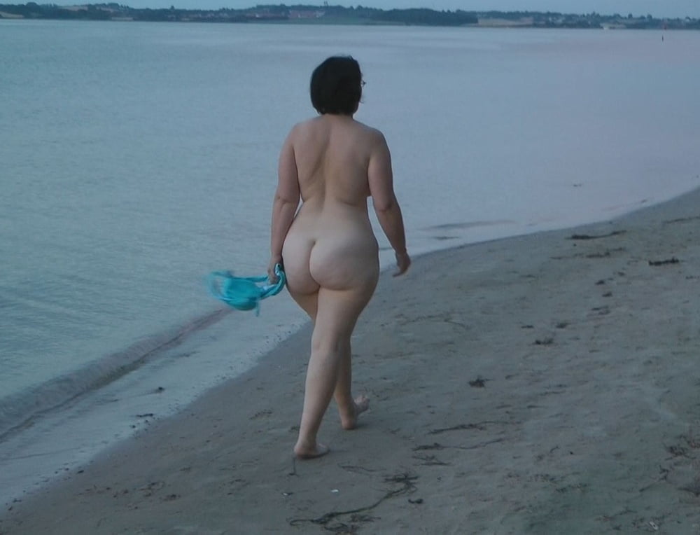 Mujeres al azar 2
 #95617596