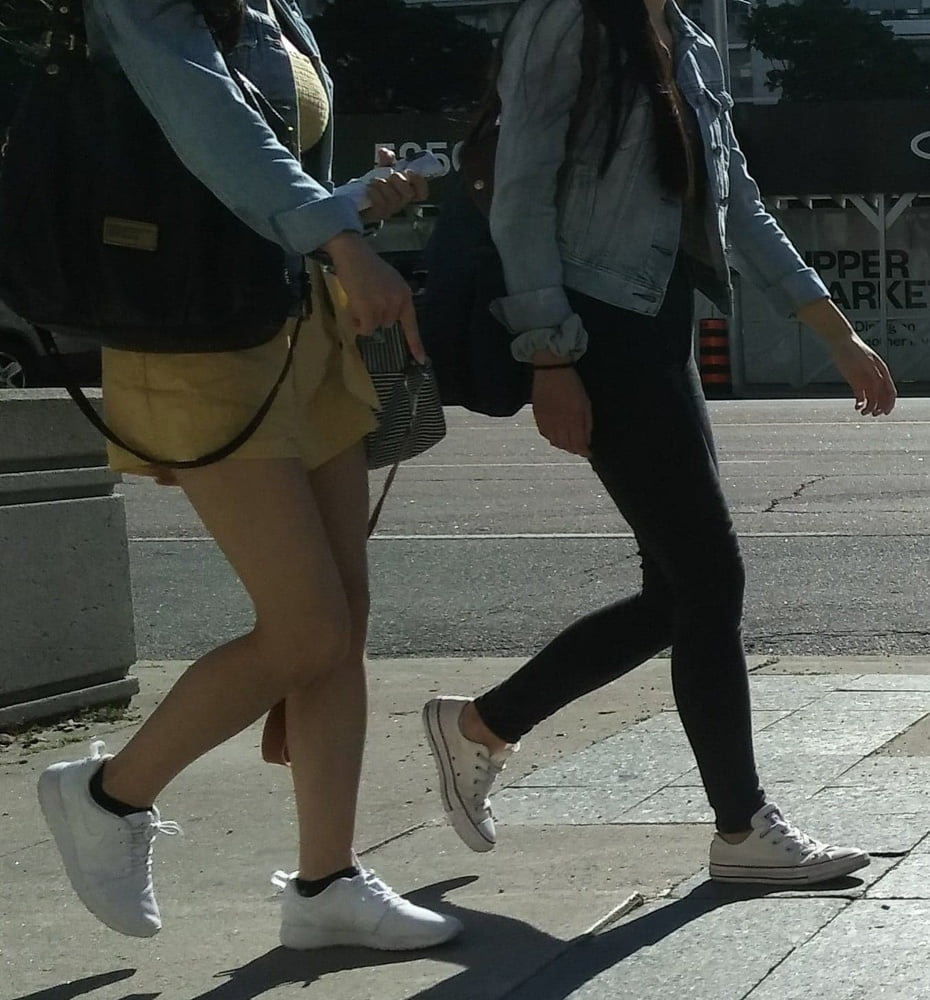 Candid legs and feet.... #88556572