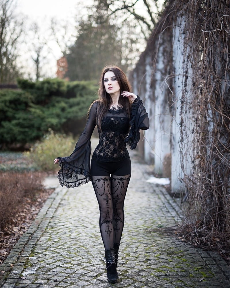 Gothic frauen sind geil
 #96268230