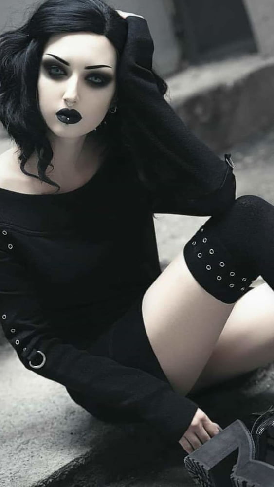 Gothic frauen sind geil
 #96268239