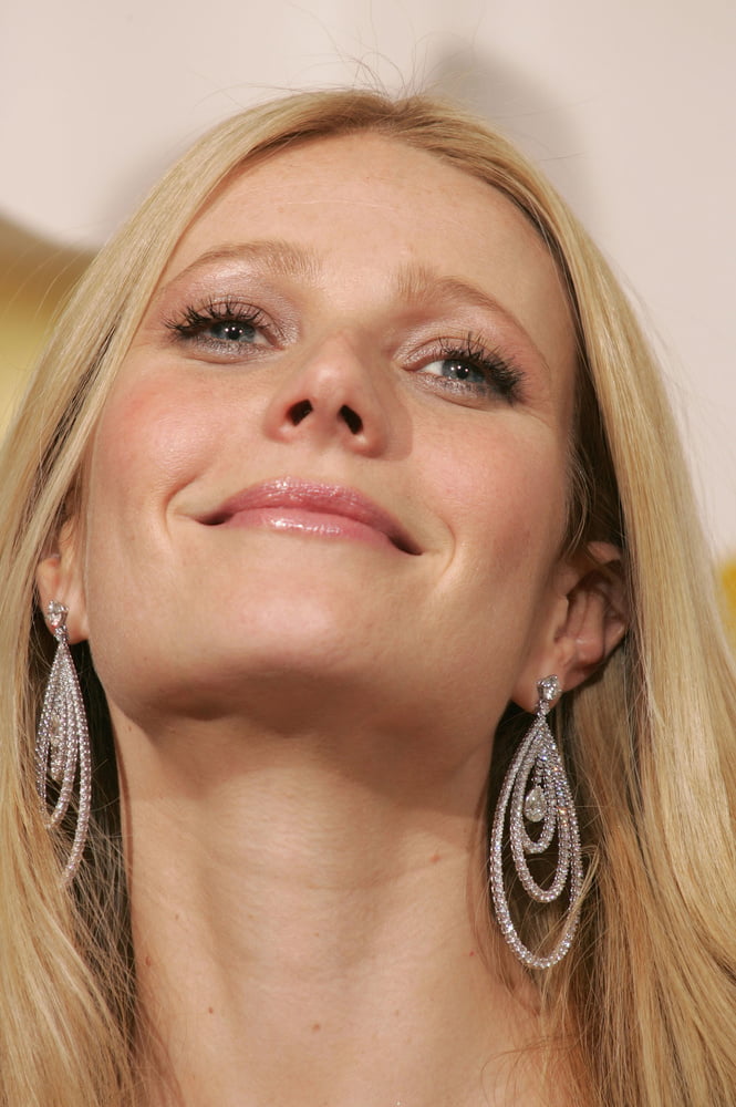 Sexy gwyneth
 #95483054