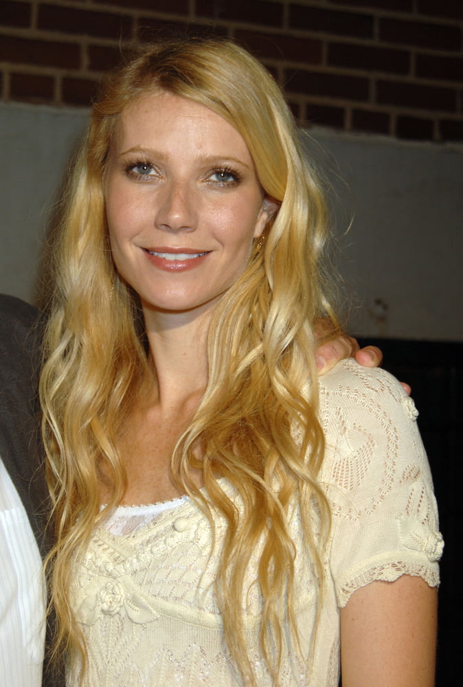 Sexy gwyneth
 #95483165