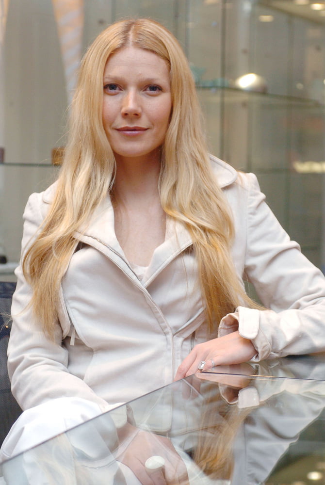 Sexy gwyneth
 #95483209