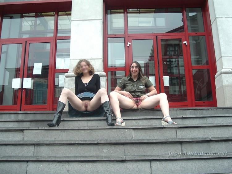 Verdrehte Mütter
 #105165587