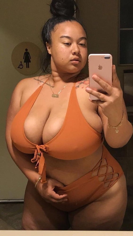 大きくてセクシーな16
 #105871257