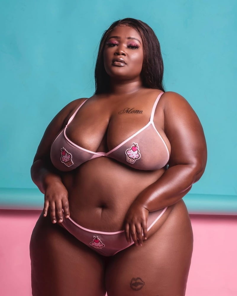 大きくてセクシーな16
 #105871294