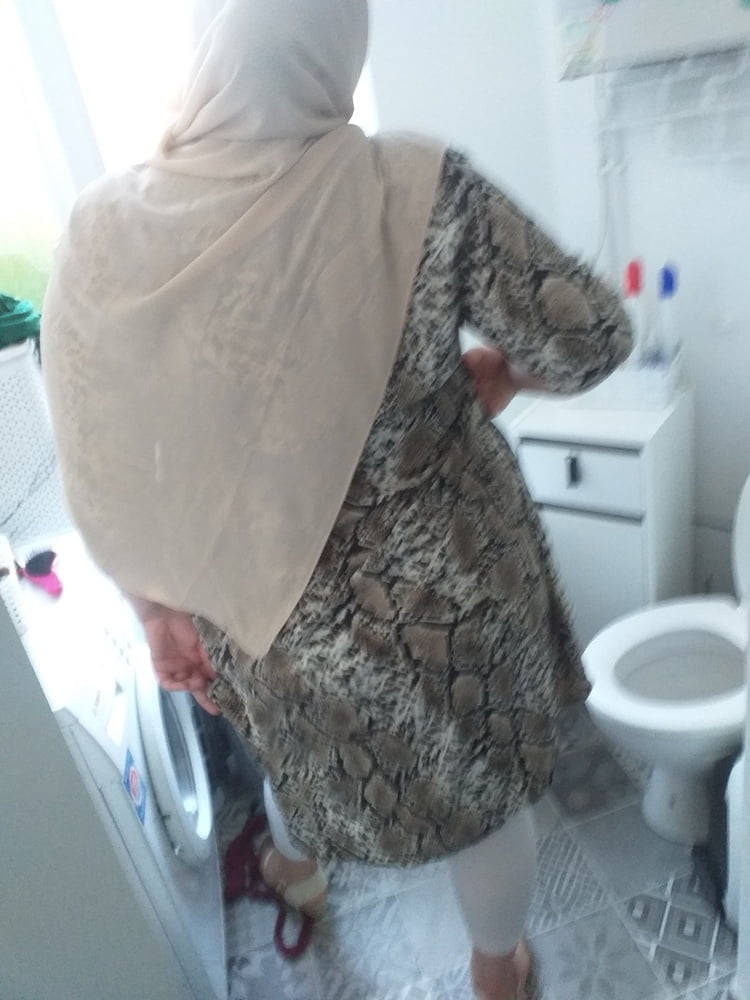 ヒジャブ
 #87662378