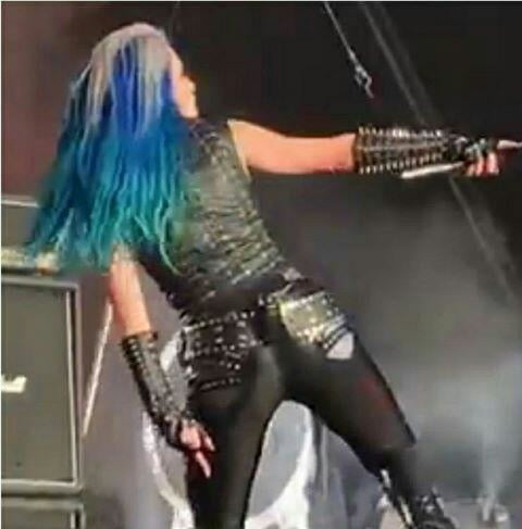 Alissa weiß-gluz
 #94019366