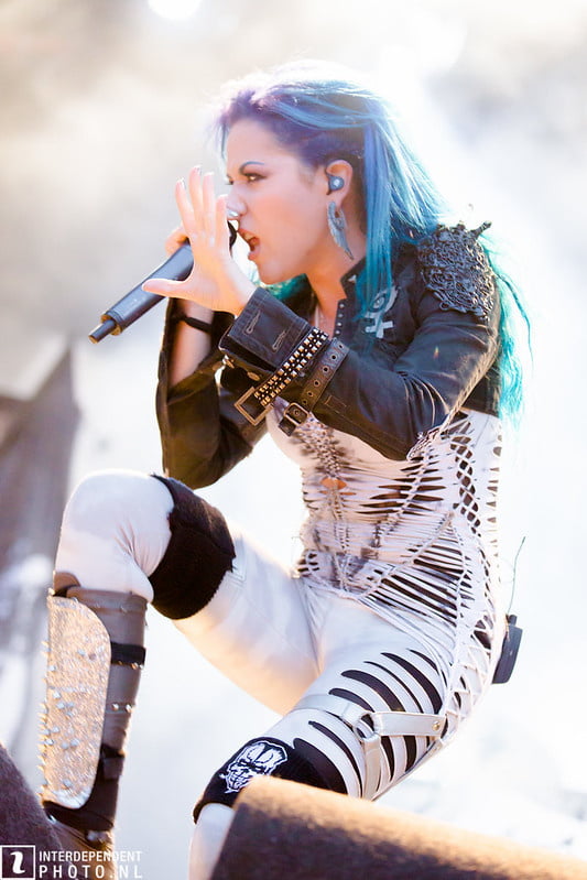 Alissa weiß-gluz
 #94019388