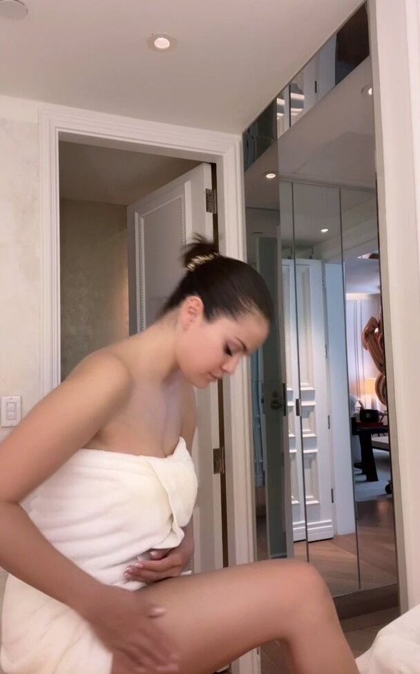 Selena Gomez nude #107578055
