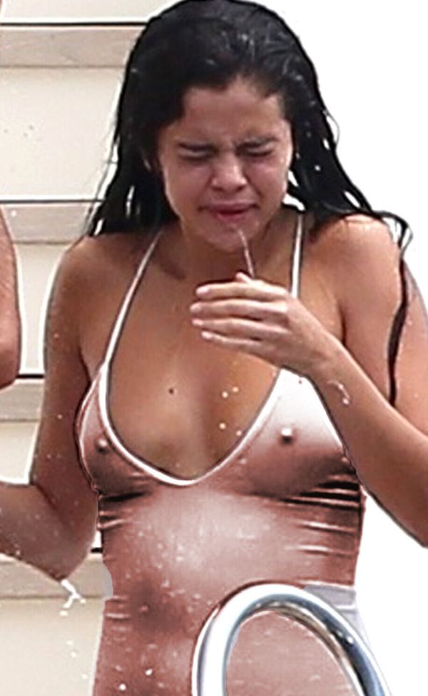 Selena Gomez nude #107578752
